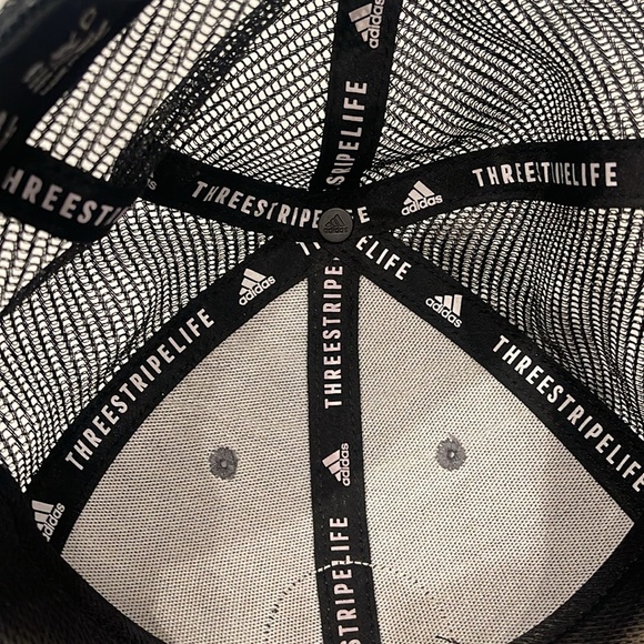 ADIDAS The Three Stripes Hat - Picture 4 of 4